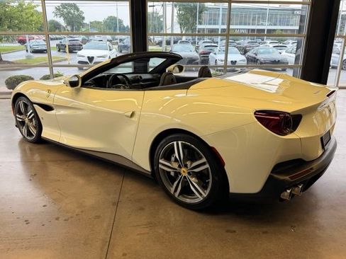 Used 2019 Ferrari Portofino RWD image 5