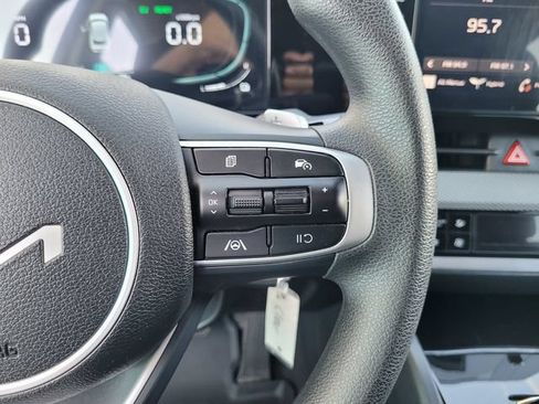 Certified 2025 Kia Sportage LX FWD image 24