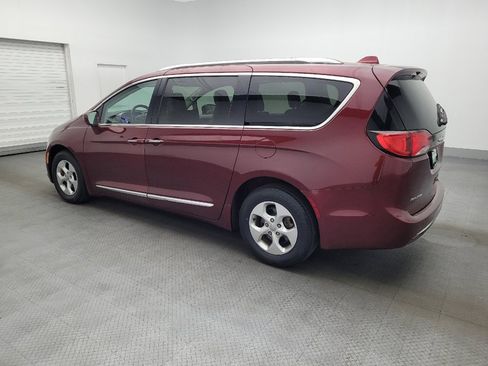 Used 2017 Chrysler Pacifica Touring-L Plus image 3
