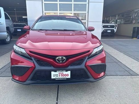 Used 2021 Toyota Camry SE FWD image 2
