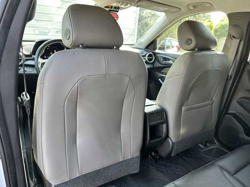 Certified 2024 Chevrolet Trax ACTIV w/ Sunroof Package FWD image 16