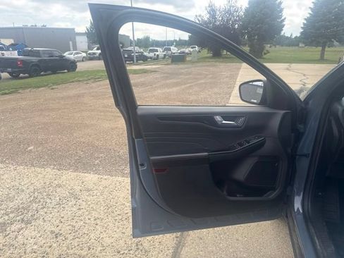 Used 2025 Ford Escape ST-Line Select AWD/4WD image 18