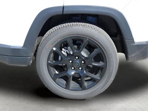 New 2026 Jeep Compass Latitude image 9