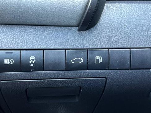 Certified 2018 Toyota Camry LE FWD image 27