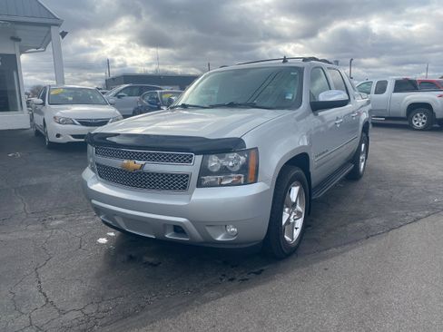 Used 2013 Chevrolet Avalanche LTZ image 1