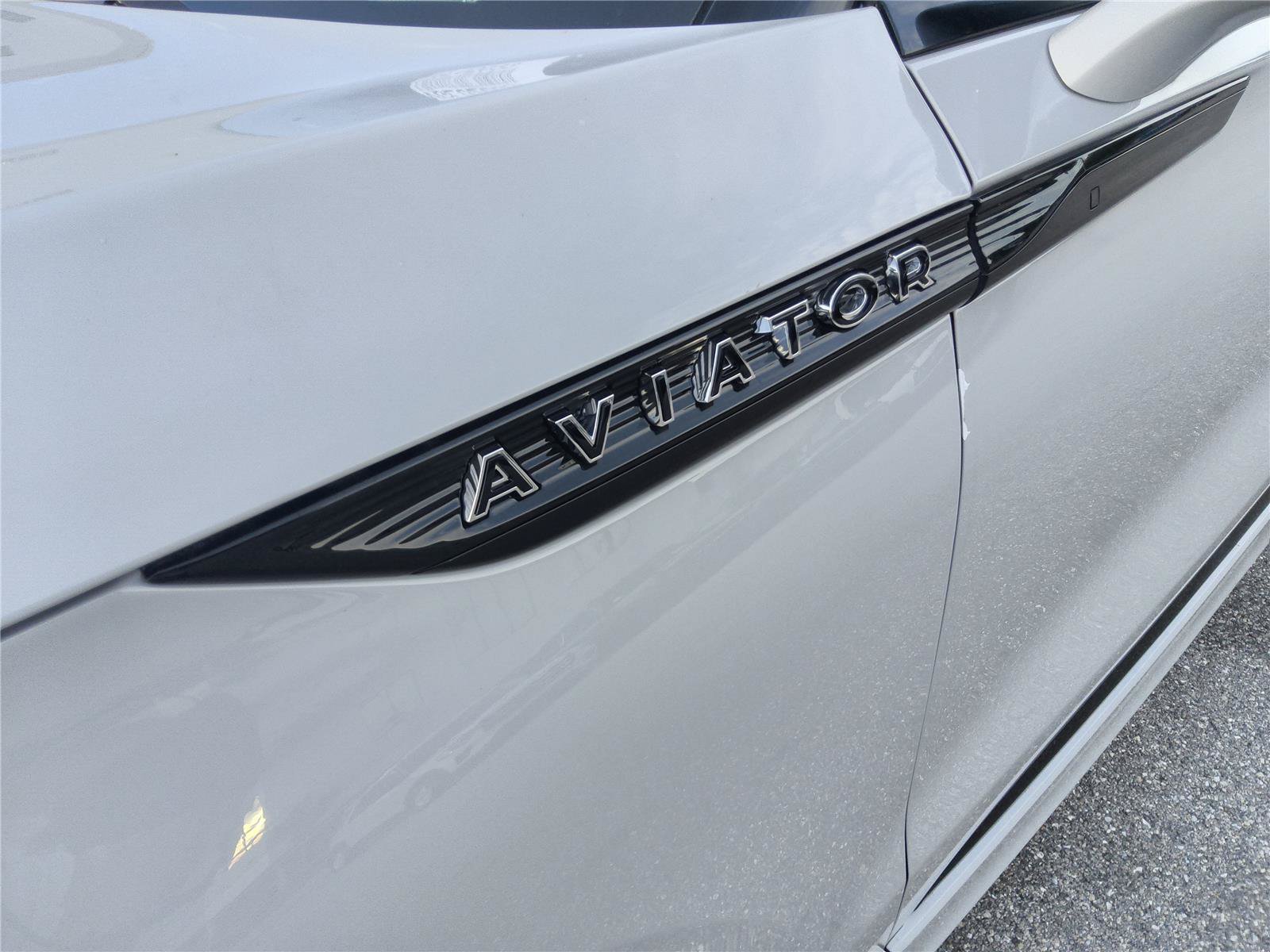 New 2027 Lincoln Aviator Black Label w/ Black Label Special Edition AWD/4WD image 11