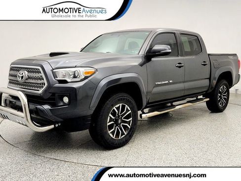 Used 2017 Toyota Tacoma TRD Sport w/ Premium & Technology Package image 1