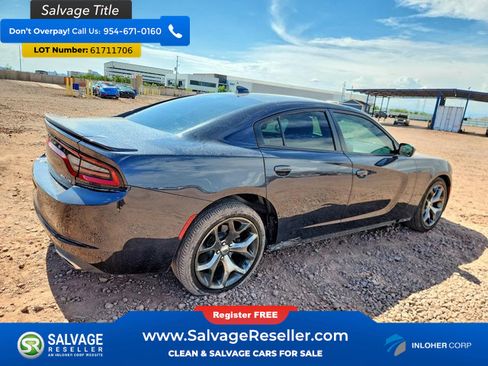 Used 2017 Dodge Charger SXT w/ Rallye Group RWD image 4