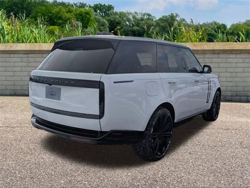 New 2026 Land Rover Range Rover SE image 4
