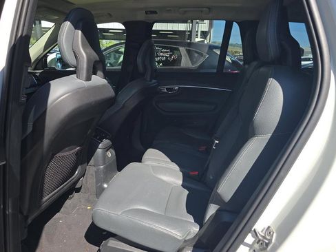 Used 2020 Volvo XC90 T8 Momentum image 11