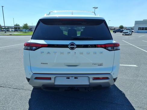 Used 2022 Nissan Pathfinder Platinum w/ Cargo Package AWD/4WD image 5