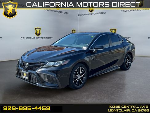 Used 2023 Toyota Camry SE FWD image 1