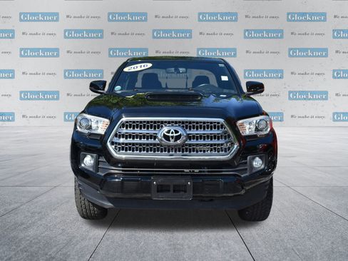 Used 2016 Toyota Tacoma TRD Sport w/ Towing Package AWD/4WD image 2