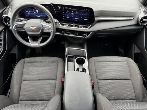 Used 2025 Chevrolet Equinox LT FWD image 12