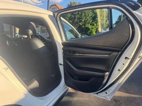 Used 2019 MAZDA MAZDA3 AWD Hatchback w/ Preferred Pkg image 13