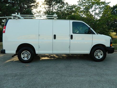 Used 2020 Chevrolet Express 2500 w/ Safety Package RWD image 5