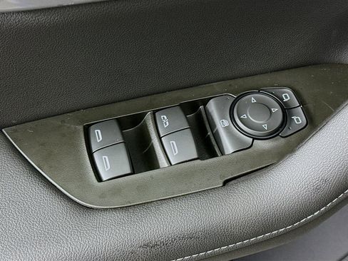 New 2025 Chevrolet Blazer LT w/ Midnight/Sport Edition AWD/4WD image 19