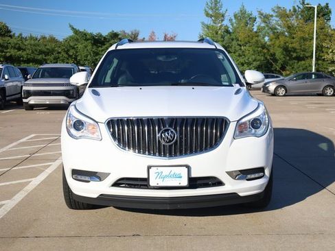 Used 2017 Buick Enclave Leather image 3