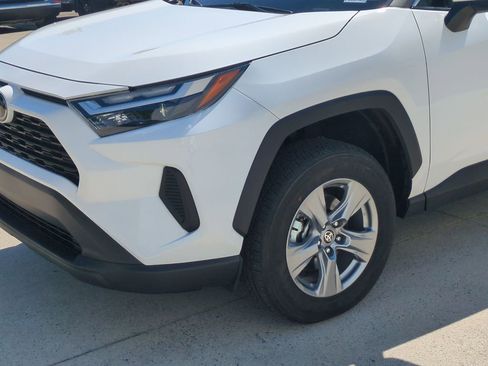 Used 2025 Toyota RAV4 XLE AWD/4WD image 10