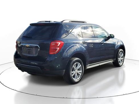 Used 2017 Chevrolet Equinox LT image 4