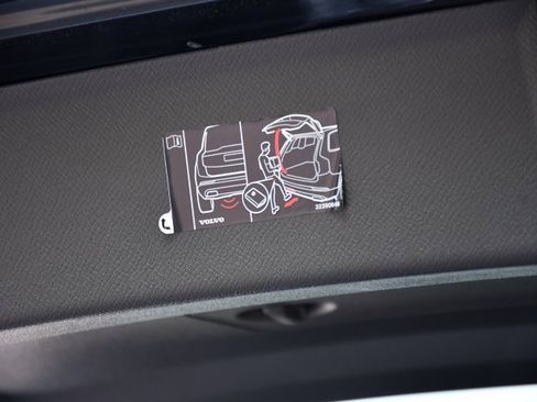 New 2025 Volvo XC90 B6 Plus image 29