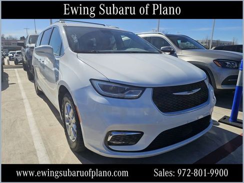 Used 2022 Chrysler Pacifica Touring-L image 1