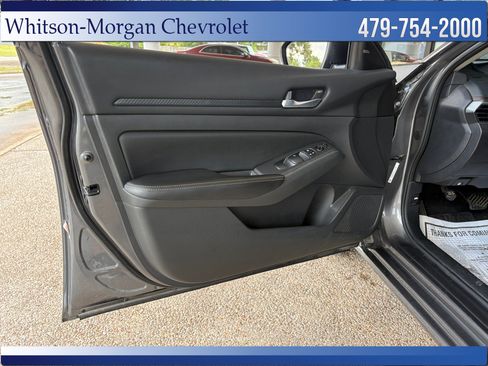 Used 2024 Nissan Altima 2.5 SV FWD image 15