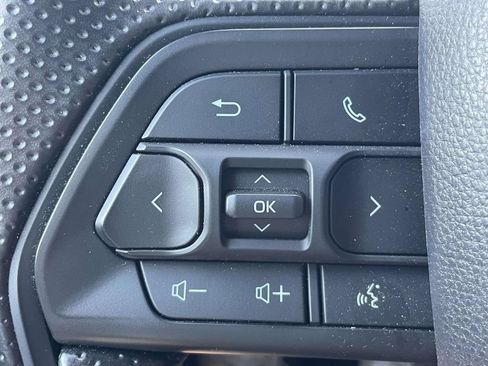 Used 2025 Toyota Tacoma SR5 AWD/4WD image 21