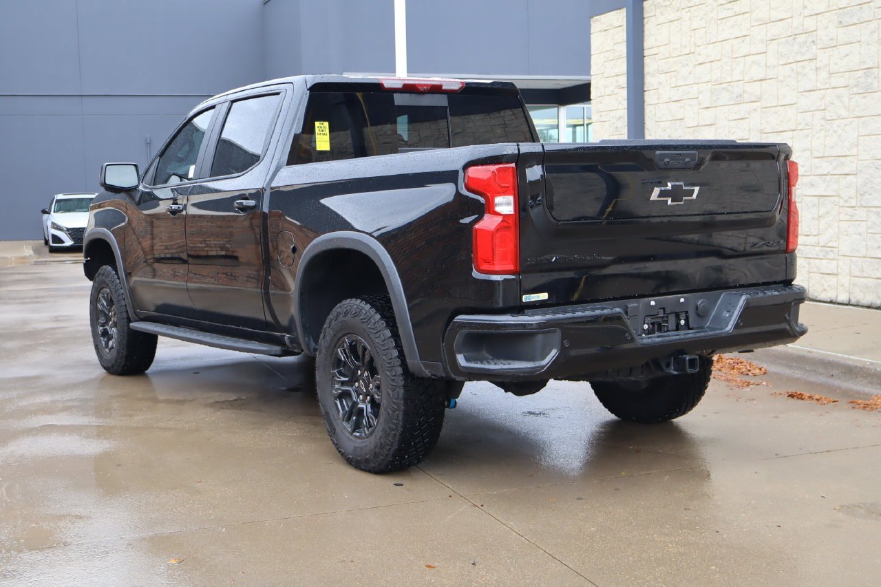 Used 2026 Chevrolet Silverado 1500 ZR2 w/ Dark Appearance Package AWD/4WD image 3