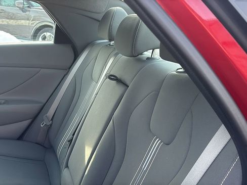 Used 2025 Hyundai Elantra SEL image 30