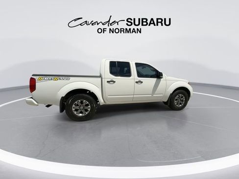 Used 2018 Nissan Frontier SV RWD image 3