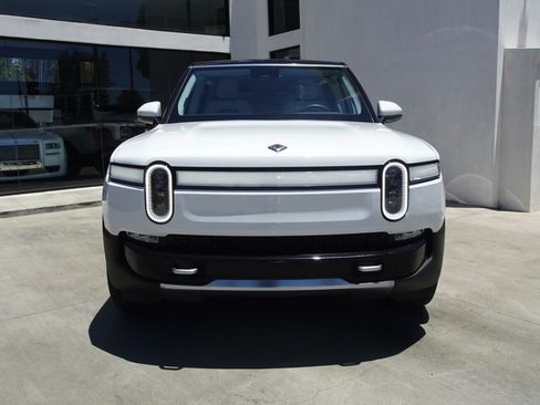Used 2024 Rivian R1S Adventure AWD/4WD image 3