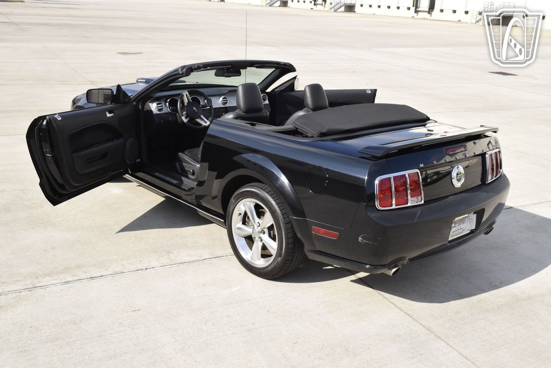 Used 2009 Ford Mustang GT RWD image 9
