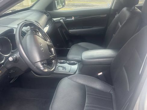 Used 2013 Kia Sorento EX w/ EX V6 Premium Pkg FWD image 4