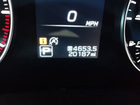 Certified 2025 Subaru Outback Premium w/ Popular Package #1A AWD/4WD image 10