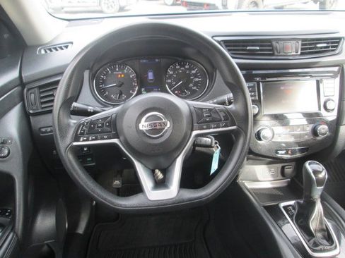 Used 2018 Nissan Rogue S AWD/4WD image 15