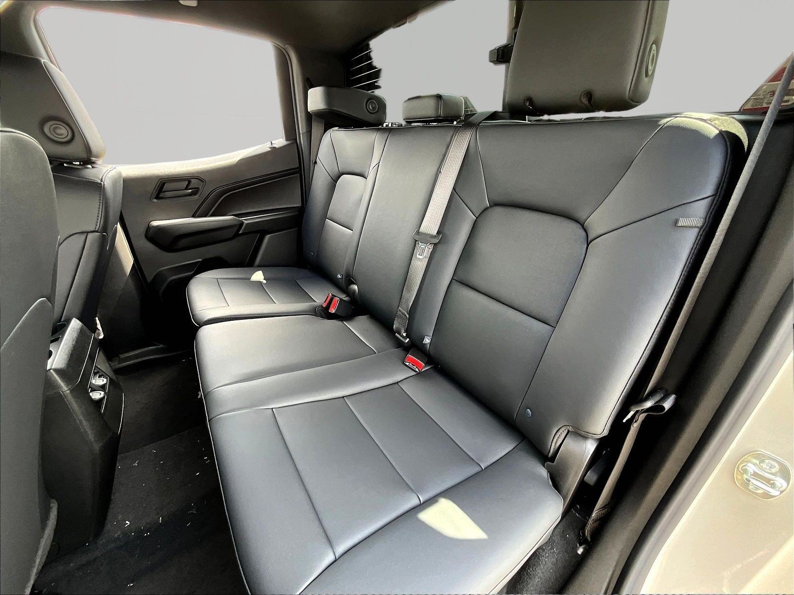New 2026 Chevrolet Colorado Trail Boss w/ Midnight Edition AWD/4WD image 17