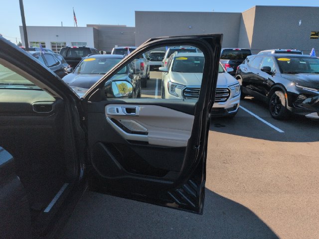 Certified 2023 Ford Explorer Limited w/ Limited Technology Package AWD/4WD image 14