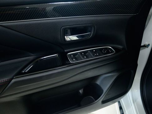 Used 2022 Mitsubishi Outlander GT image 19