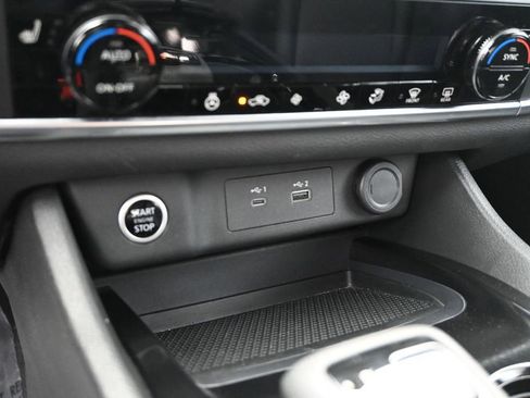 Used 2023 Nissan Rogue SV w/ SV Premium B Package FWD image 22