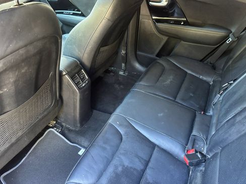 Used 2017 Kia Niro Touring FWD image 15