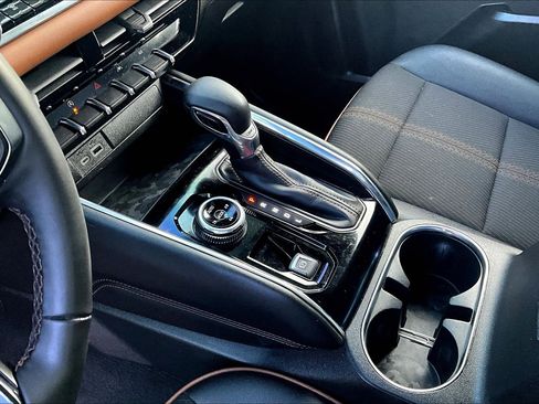 Used 2024 GMC Canyon AT4 w/ Canyon Safety Plus Package image 10