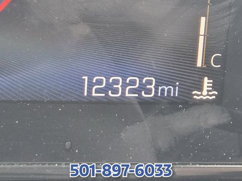 Used 2025 Chevrolet Trax RS w/ Sunroof Package FWD image 29