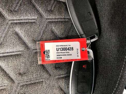 Certified 2025 Nissan Kicks SV AWD/4WD image 30