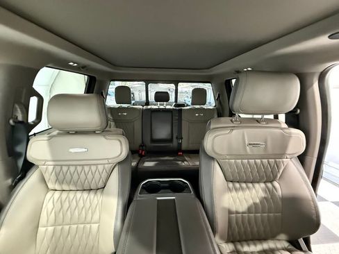 Used 2025 Ford F450 Platinum w/ Platinum Plus Package image 29