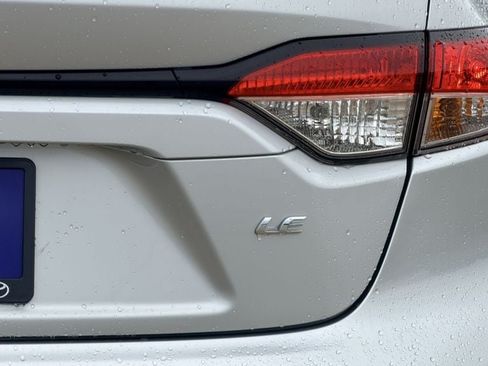 Used 2025 Toyota Corolla LE FWD image 9