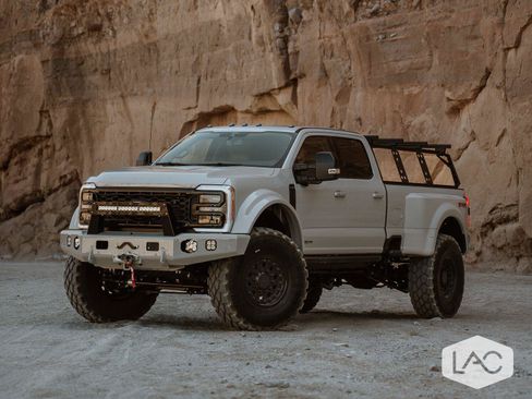 Used 2026 Ford F450 Platinum w/ Platinum Plus Package AWD/4WD image 2