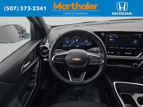 Used 2025 Chevrolet Equinox LT AWD/4WD image 24