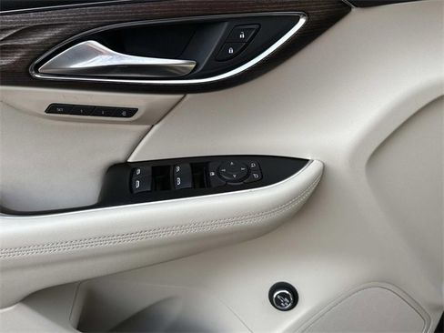 Certified 2021 Buick Envision Avenir w/ Technology Package II image 17