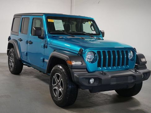 Used 2020 Jeep Wrangler Unlimited Sport S AWD/4WD image 3